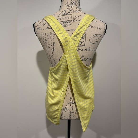 ZYIA Active Nimbus Split Back Athletic Tank Lemon Yellow Size Medium - Picture 5 of 8
